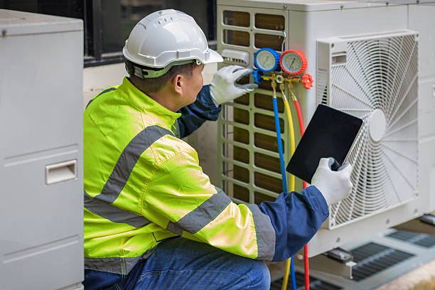Professional Hvac technician working in Long Island City, NY